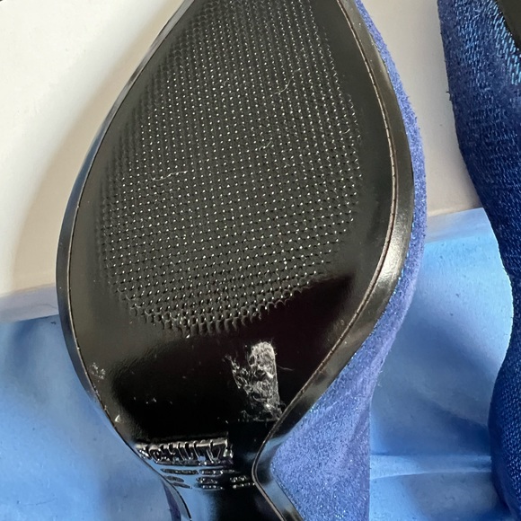 Schutz metallic blue pump stilleto, size 5B , 4inch heels, comes with box - Picture 3 of 9